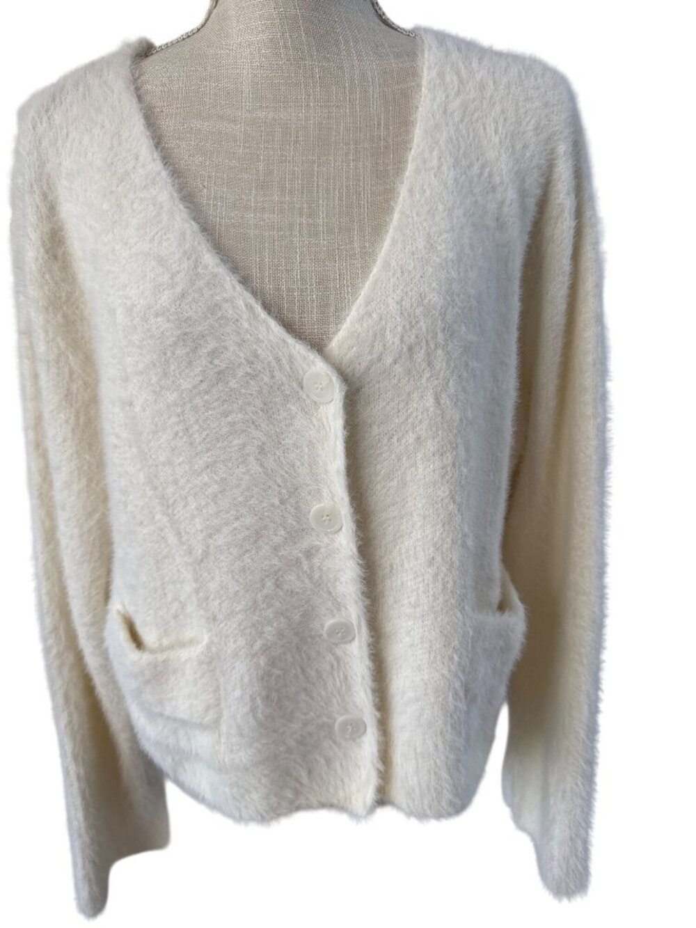 Soft White Fuzzy Button-Up Cardigan Sweater With Pockets V-Neck Versona Size L C